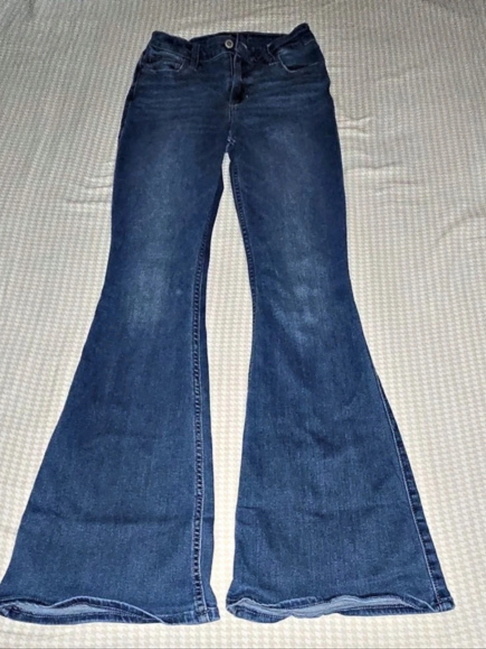 Hollister High-Rise Flare Jeans in Blue Waist 26